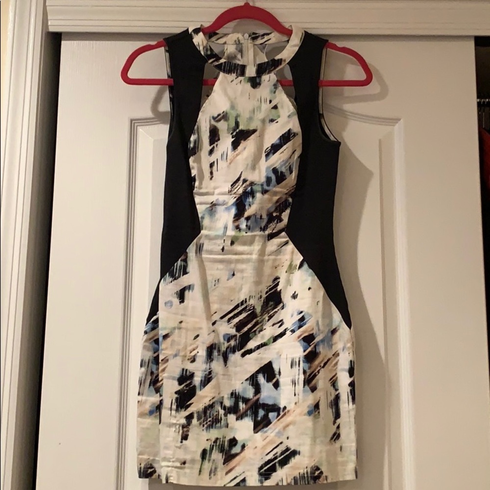 Dress with flattering pattern and cut